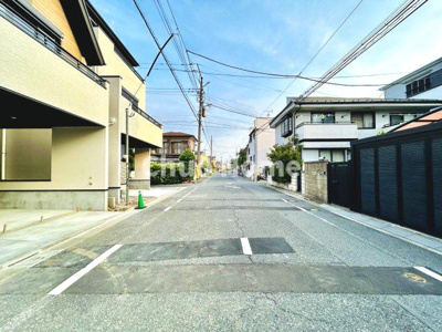 【前面道路含む現地写真】 | 江戸川区北小岩7丁目新築分譲住宅 | 全面道路