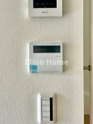 【冷暖房・空調設備】 | 江戸川区北小岩7丁目新築分譲住宅 | 【床暖房】冬は足元から暖めてくれる床暖房はエアコンとは違って埃が舞いませんので健康にも良さそうですね。