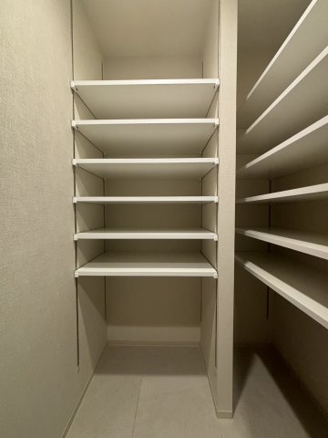 ザ・札幌タワーズ　ウェストタワーの収納|シューズインクローク