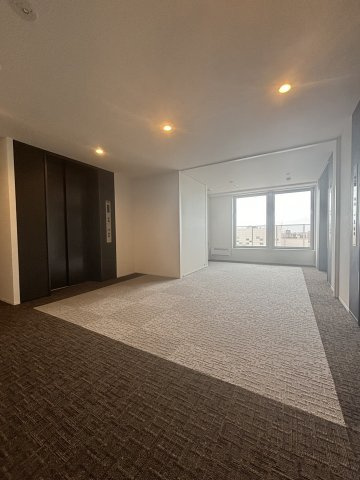 ザ・札幌タワーズ　ウェストタワーのその他共用部分|広々とした清潔感のあるエレベータ―ホール！