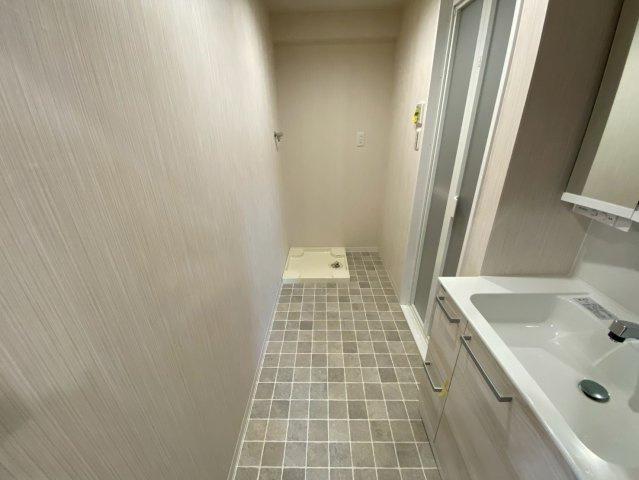 ユニーブル晴丘B棟の脱衣所|一日の始まりと終わりを心地よく演出してくれる洗面室。心地よいリフレッシュ空間♪