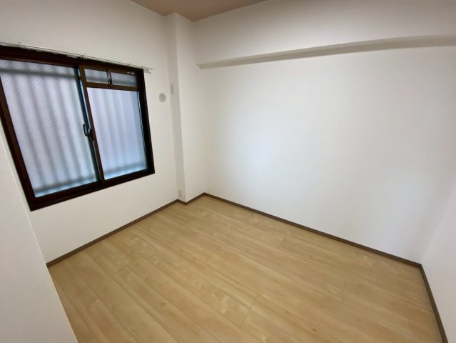 ユニーブル晴丘B棟の洋室|☆5帖☆
リモートワークや書斎としてもお使いいただけます♪