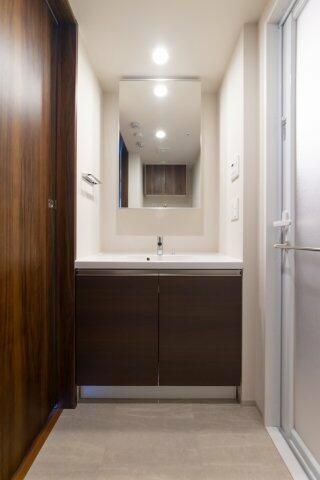 プラウドフラット西日暮里の洗面所