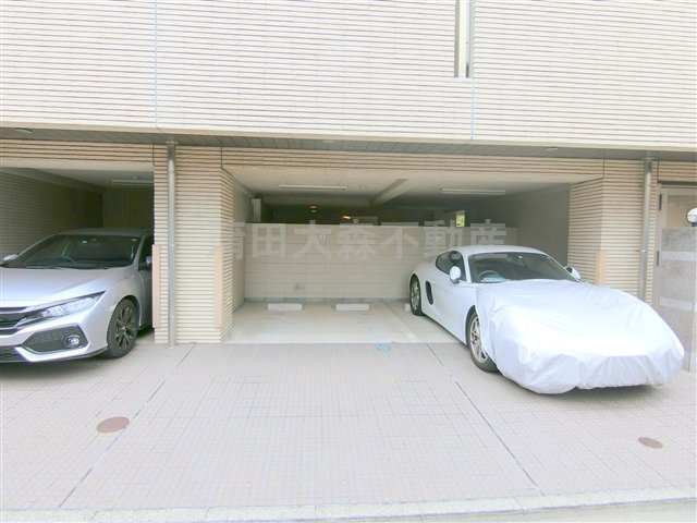 スカイコート蒲田第7の駐車場