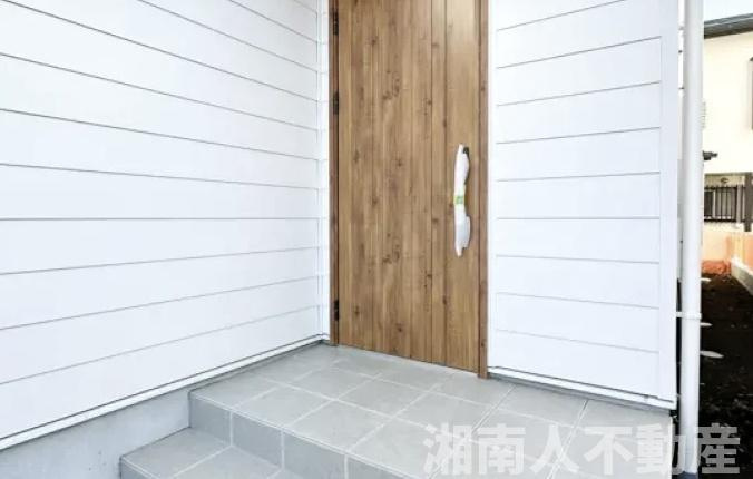 ★新築戸建て　茅ヶ崎市松風台　の玄関|ゆったりとした玄関です