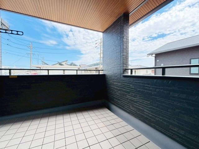タマタウン　瑞穂市穂積小Ⅱ　全4区画分譲のバルコニー|バルコニーは南向きで洗濯物もよく乾きます！強度と表面積硬度を持つFPRで防水しています。