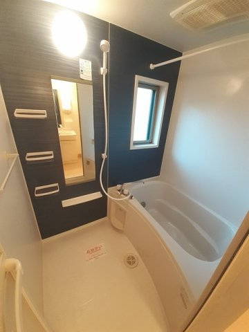 サニーリブＢ棟の浴室|追い焚き・浴室乾燥機付きのお風呂です♪