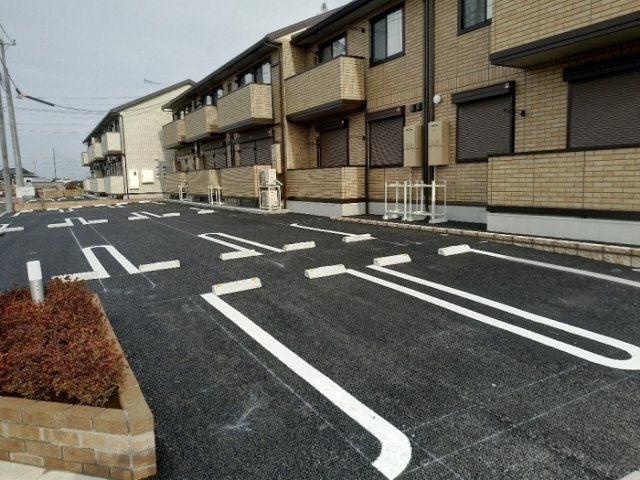 メゾン・ド・プリマの駐車場