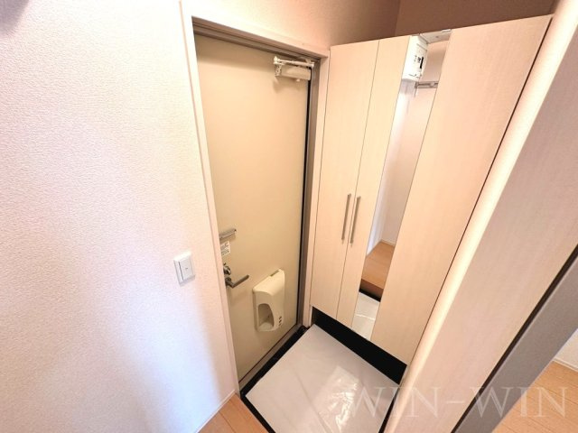 アゼリアコートの玄関