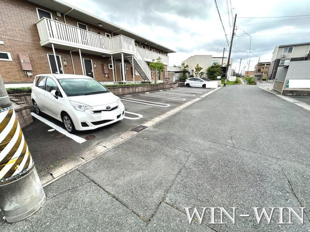 アゼリアコートの駐車場