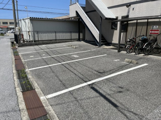 【駐車場】