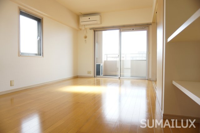 スプランドゥール新屋敷の居間・リビング