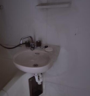 小林ビルの洗面所