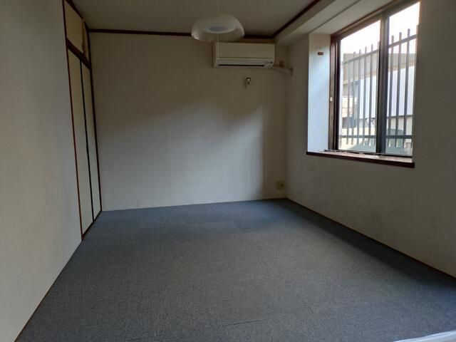 小林ビルの居間・リビング