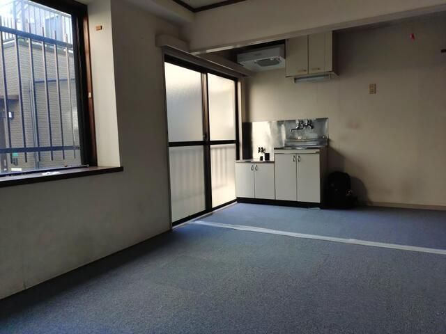 小林ビルの寝室