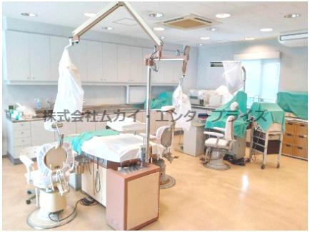 岸和田駅前中井店舗の内装