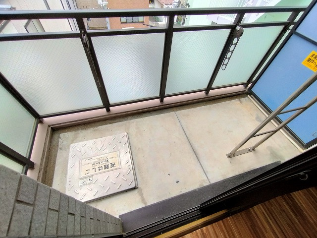 神戸市兵庫区上沢通１丁目の賃貸マンションのバルコニー