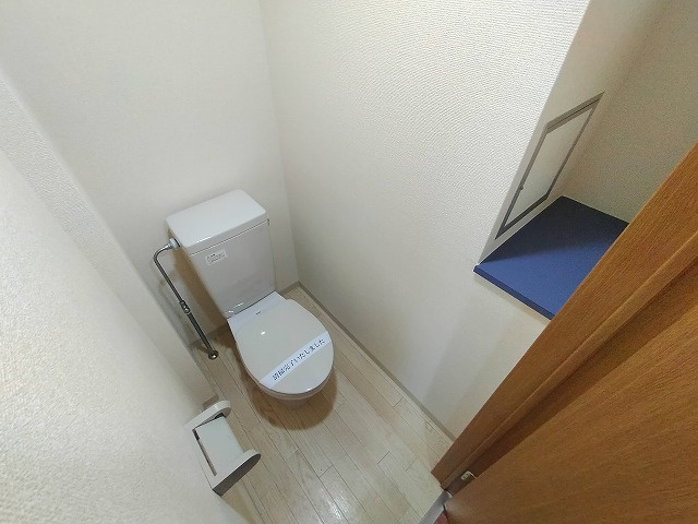 神戸市兵庫区上沢通１丁目の賃貸マンションのトイレ