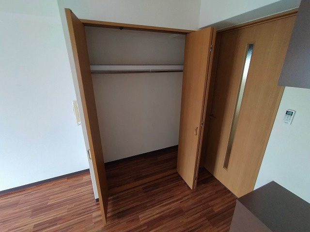 神戸市兵庫区上沢通１丁目の賃貸マンションの収納