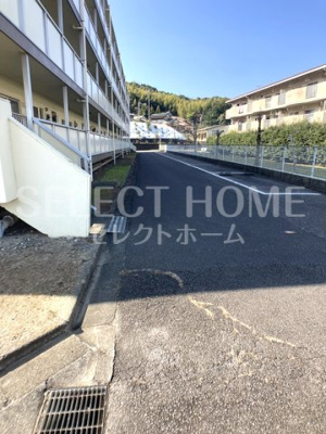 【駐車場】 | ビレッジハウス幸田　４号棟 | 駐車場完備です