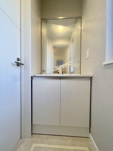 ＜LIBERi リーベリー＞練馬区旭町2丁目　生活快適エリア　限定1棟の洗面所