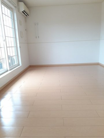 アルコバレーノⅢの居間・リビング|明るい室内です☆