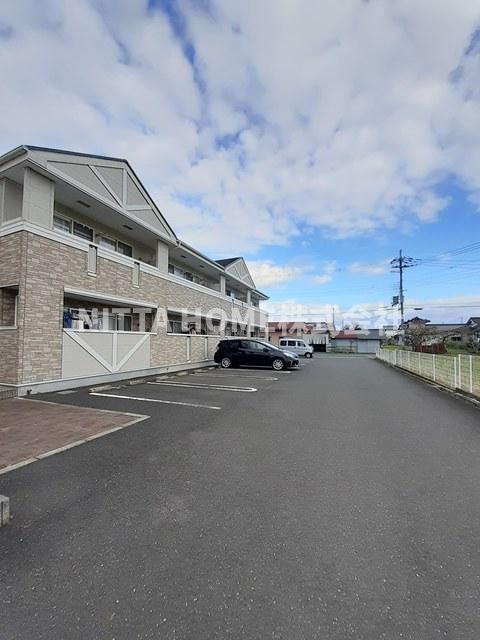 綾部市大島町魚梁ノ上のアパートの駐車場|敷地内の駐車場です(*^^)v