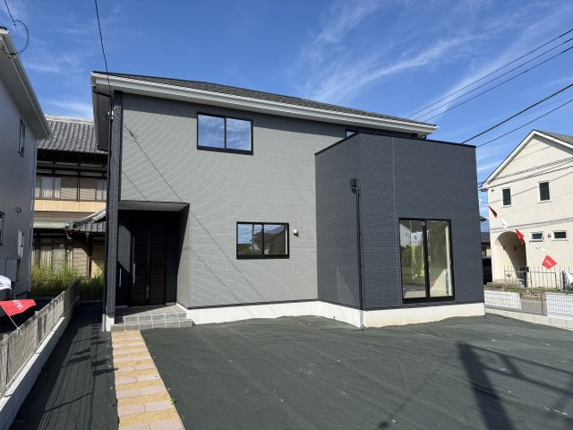 アーバンスタイル北群馬郡吉岡町9期　3号棟の庭|広々した南庭付きです♪家庭菜園やお庭プールも楽しめますよ！