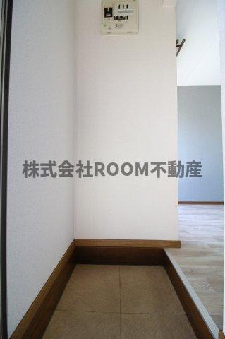 クレストコートBのエントランス|毎日通るエントランスはこのようになっています