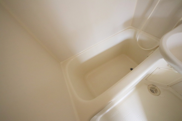 諏訪東生駒ビルの浴室