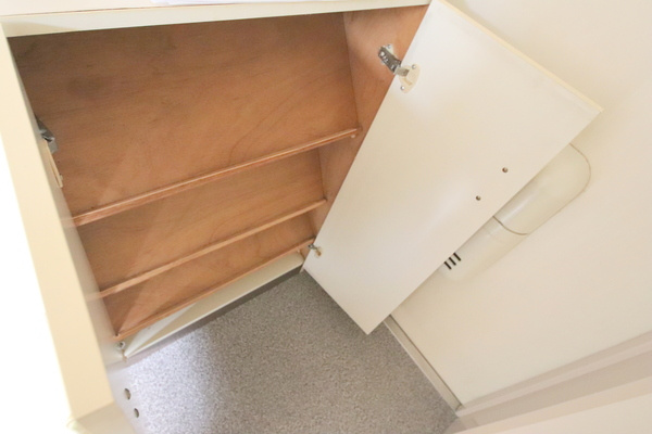 諏訪東生駒ビルの収納