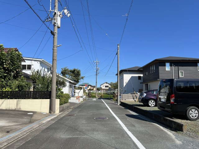 中央区曳馬三丁目の前面道路含む現地写真|南側前面道路を西側から撮影しました。
