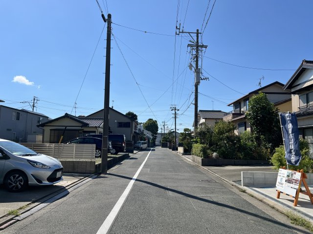 中央区曳馬三丁目の前面道路含む現地写真|南側前面道路を東側から撮影しました。
