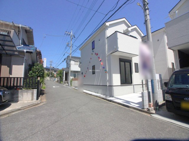 富士見市山室２丁目の新築一戸建の前面道路含む現地写真