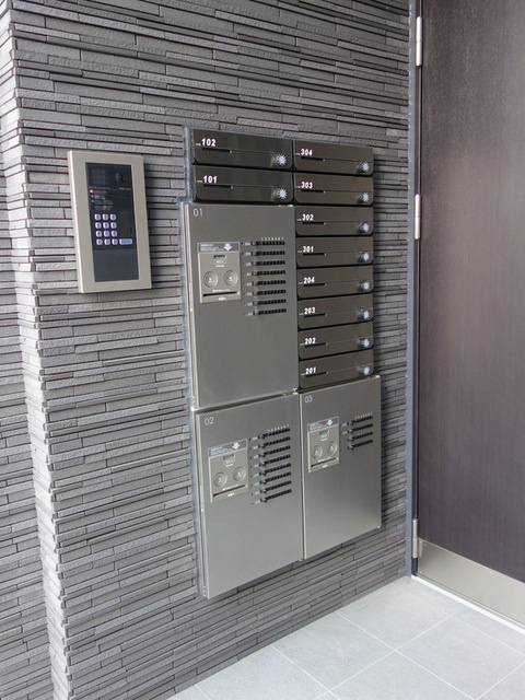 コルト蓮根のエントランス