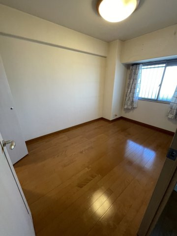 サーパス黒田の洋室