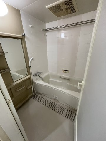 サーパス黒田の浴室