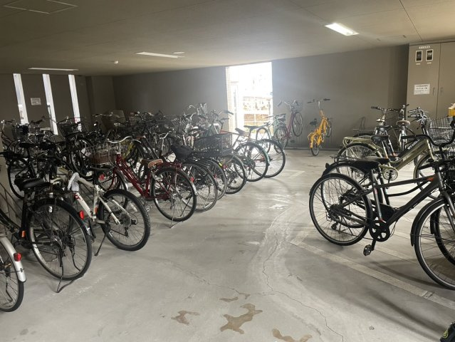 サーパス黒田の駐輪場