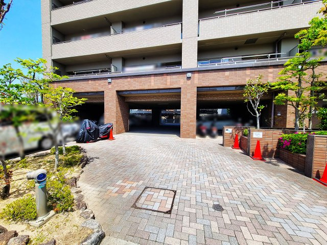 サーパス黒田の駐車場