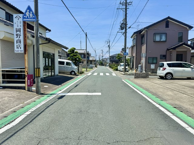 中央区市野町　1期の前面道路含む現地写真|前面道路を東側から西側に向けて撮影しました。