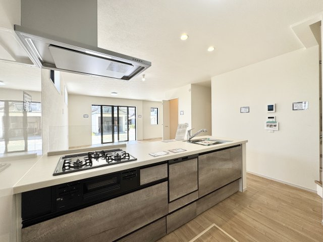 中央区市野町　1期のキッチン|システムキッチンには嬉しい食洗機付きで家事の時短につながります。