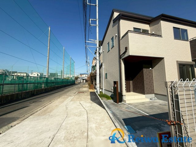 新築戸建　茅ヶ崎市高田1丁目の前面道路含む現地写真