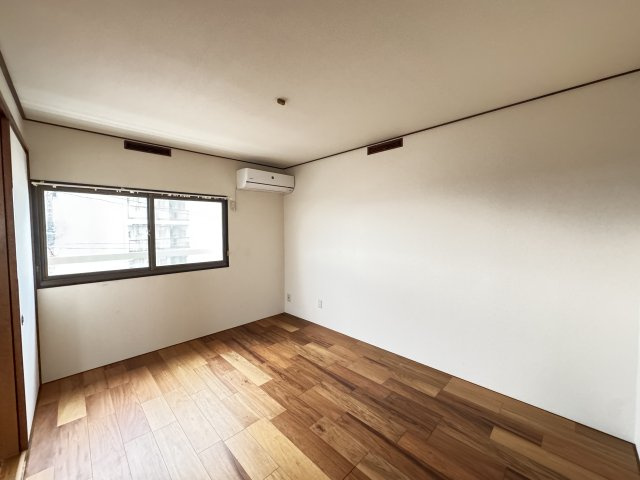 上信マンションの寝室