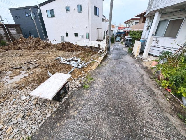 浦添市西原1丁目　土地　2号地の前面道路含む現地写真|2025/4/26　現地写真
