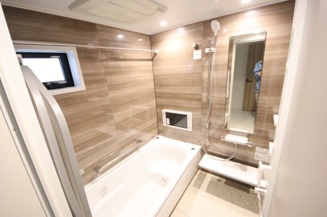 《仲介手数料無料》浦和区元町２丁目40-10(全1戸)新築一戸建てRESORT HOUSEの浴室|撮影日 2025年5月26日 15:00 曇り