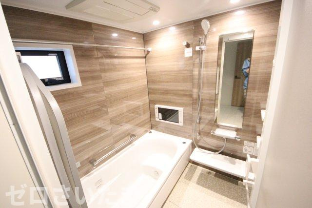 《仲介手数料無料》浦和区元町２丁目40-10(全1戸)新築一戸建てRESORT HOUSEの浴室|撮影日 2025年5月26日 15:00 曇り