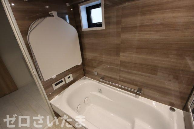 《仲介手数料無料》浦和区元町２丁目40-10(全1戸)新築一戸建てRESORT HOUSEの浴室|撮影日 2025年5月26日 15:00 曇り