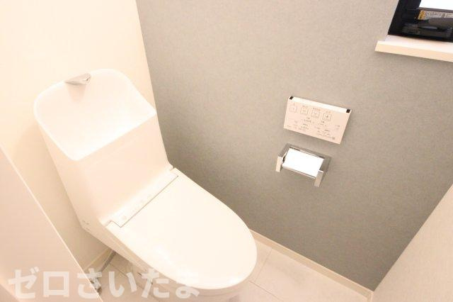 《仲介手数料無料》浦和区元町２丁目40-10(全1戸)新築一戸建てRESORT HOUSEのトイレ|撮影日 2025年5月26日 15:00 曇り