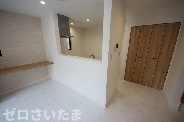 《仲介手数料無料》浦和区元町２丁目40-10(全1戸)新築一戸建てRESORT HOUSEのキッチン|撮影日 2025年5月26日 15:00 曇り