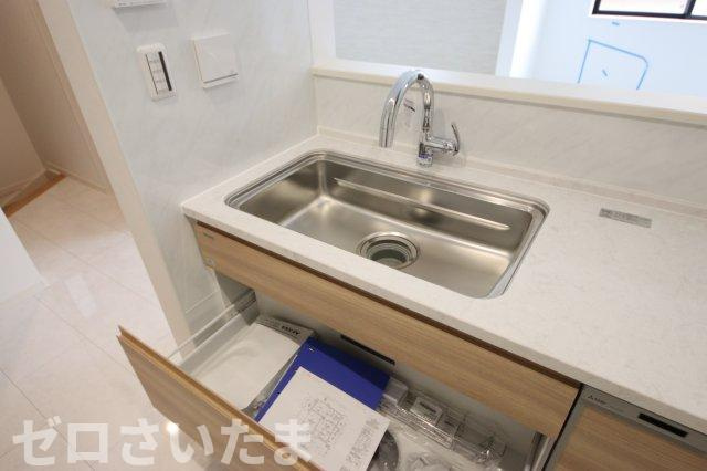 《仲介手数料無料》浦和区元町２丁目40-10(全1戸)新築一戸建てRESORT HOUSEのキッチン|撮影日 2025年5月26日 15:00 曇り